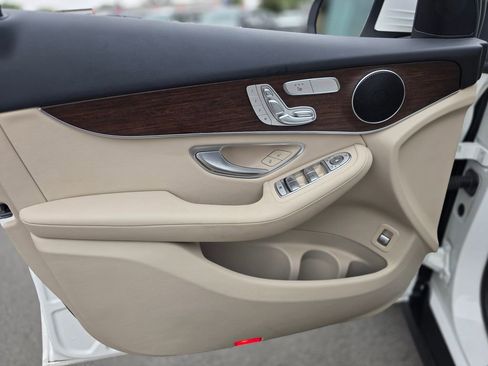 Used 2022 Mercedes-Benz GLC 300 image 16