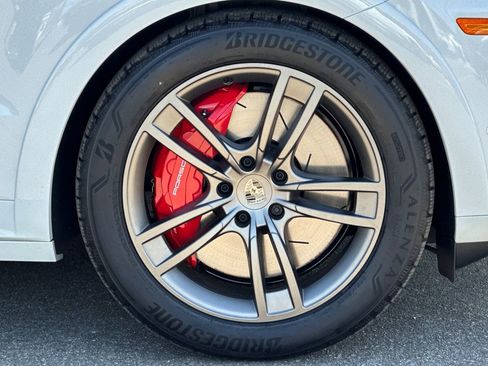 New 2025 Porsche Cayenne Turbo AWD/4WD image 43