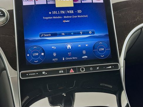 Used 2025 Mercedes-Benz GLC 300 image 16