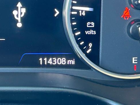 Used 2021 Buick Enclave Avenir w/ Avenir Technology Package AWD/4WD image 16