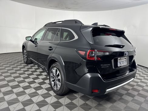 Used 2025 Subaru Outback Limited image 6