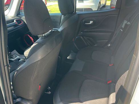 Used 2023 Jeep Renegade Trailhawk AWD/4WD image 16