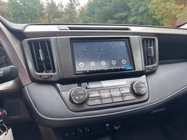 Used 2014 Toyota RAV4 XLE AWD/4WD image 15