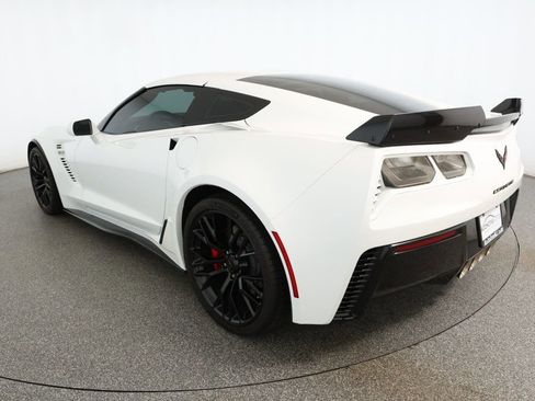 Used 2016 Chevrolet Corvette Z06 w/ 3LZ Preferred Equipment Group image 6