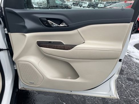 Used 2021 GMC Acadia Denali w/ Denali Technology Package image 22