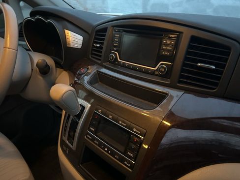 Used 2015 Nissan Quest SV image 7