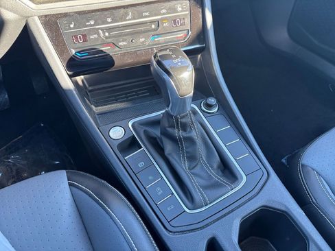 Used 2025 Volkswagen Jetta SE image 40