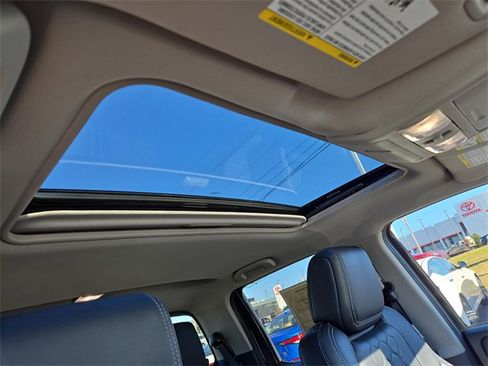 Certified 2024 Nissan Frontier SL w/ Technology Package image 16