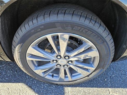 Certified 2025 Cadillac XT6 Premium Luxury image 14