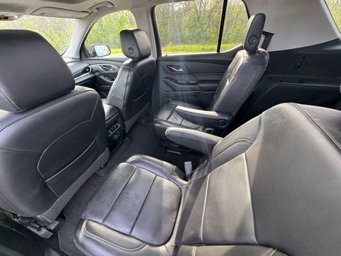 Used 2018 Chevrolet Traverse LT image 14