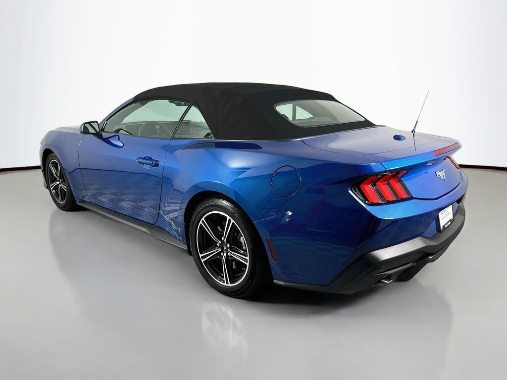 Used 2024 Ford Mustang Convertible RWD image 3