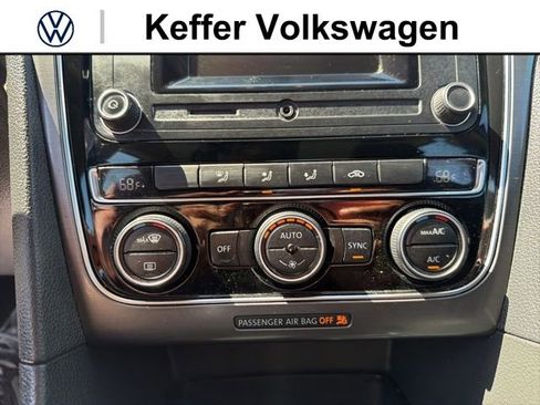 Used 2016 Volkswagen Passat 1.8T R-Line FWD image 22