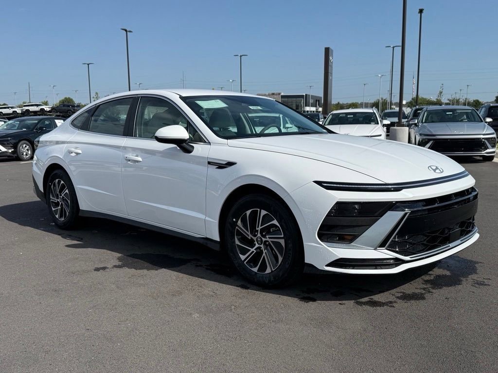 New 2026 Hyundai Sonata Blue FWD image 3