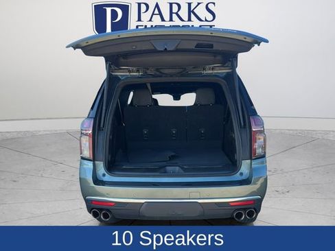 Used 2023 Chevrolet Suburban Premier image 19
