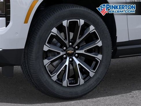 New 2026 Chevrolet Suburban High Country AWD/4WD image 9
