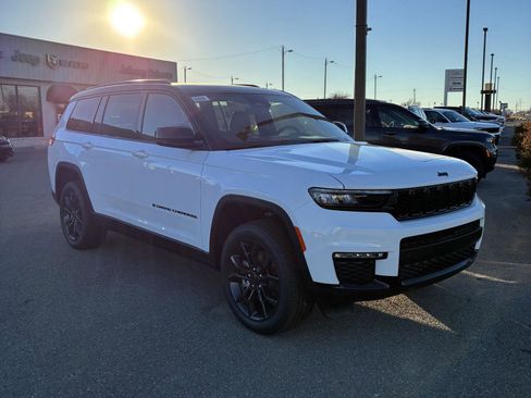 New 2025 Jeep Grand Cherokee L Limited image 15