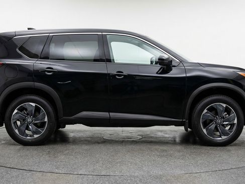 Used 2025 Nissan Rogue SV image 11