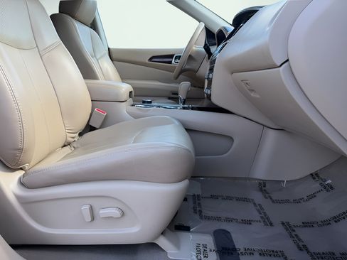 Used 2015 Nissan Pathfinder Platinum w/ Cargo Package FWD image 34