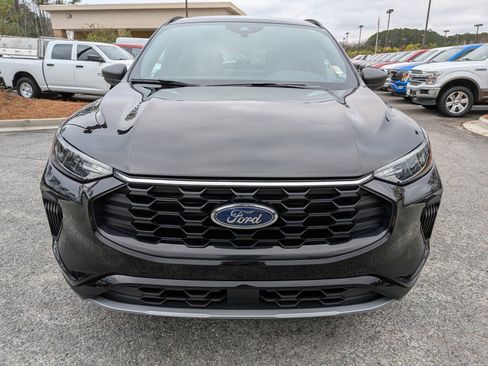 Certified 2023 Ford Escape ST-Line w/ Tech Pack #1 image 9