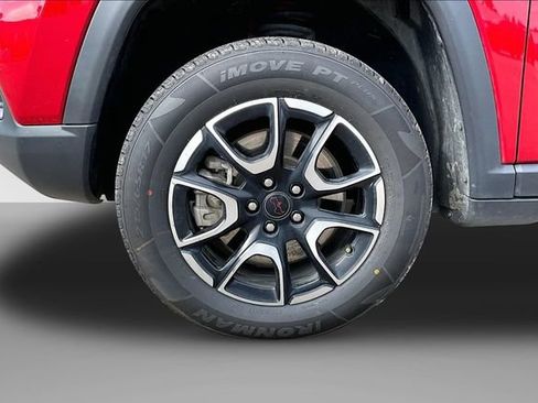 Used 2025 Jeep Compass Trailhawk AWD/4WD image 9