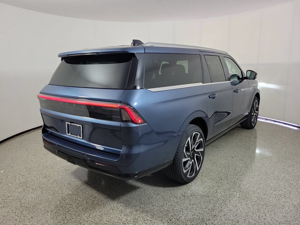 New 2027 Lincoln Navigator L Reserve RWD image 4