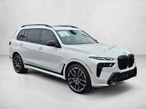 New 2026 BMW X7 M60i image 7