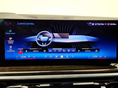 Used 2025 BMW X7 M60i AWD/4WD image 20
