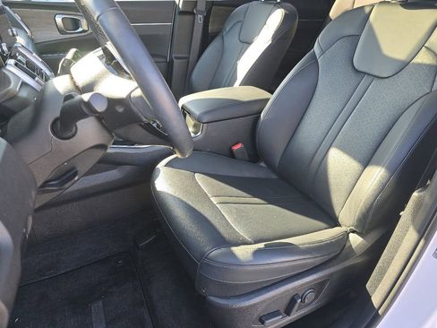 Used 2023 Kia Sorento S w/ Panoramic Sunroof Package image 21