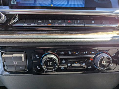 Used 2025 Chevrolet Silverado 1500 LT image 25