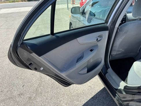 Used 2012 Toyota Corolla L image 17