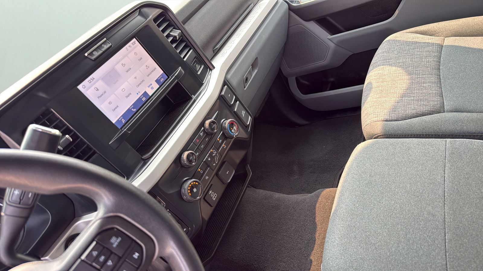 Used 2025 Ford F250 XLT w/ FX4 Off-Road Package AWD/4WD image 19