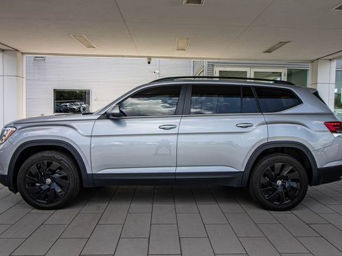 Certified 2024 Volkswagen Atlas SE FWD image 10