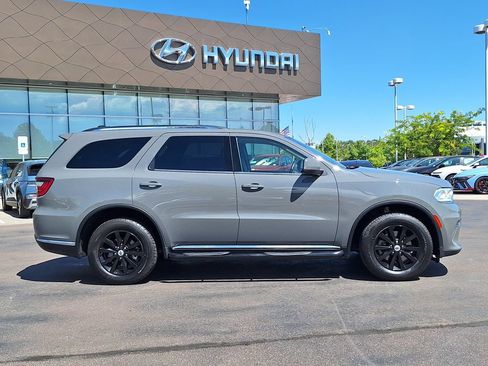 Used 2022 Dodge Durango SXT AWD/4WD image 2