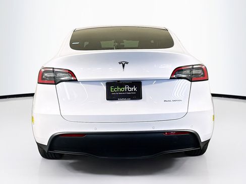 Used 2022 Tesla Model Y Long Range AWD/4WD image 7