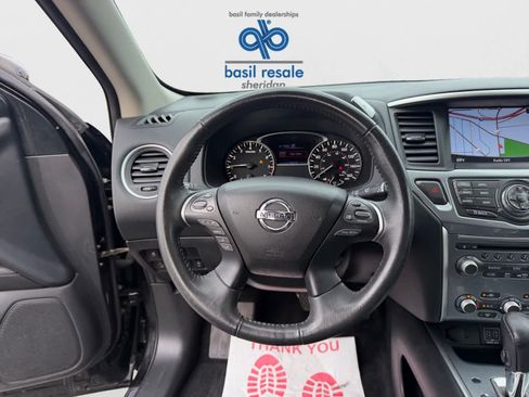 Used 2018 Nissan Pathfinder SL AWD/4WD image 15
