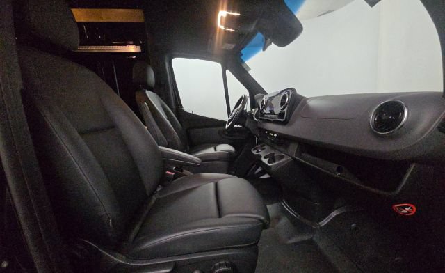 Used 2023 Mercedes-Benz Sprinter 3500 w/ Parking Package image 6