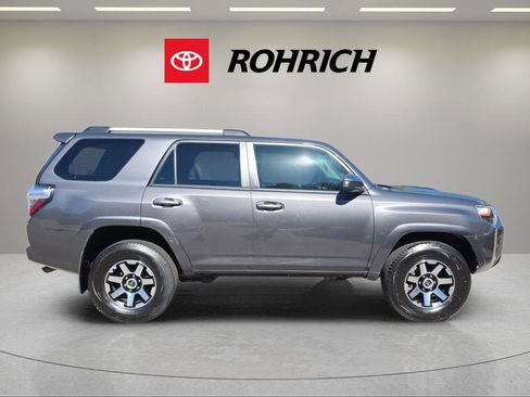 Used 2015 Toyota 4Runner Trail image 2