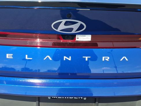Certified 2025 Hyundai Elantra Sport FWD image 15