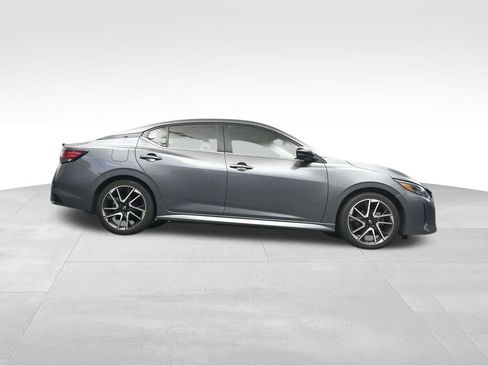 Used 2024 Nissan Sentra SR w/ SR Premium Package FWD image 15