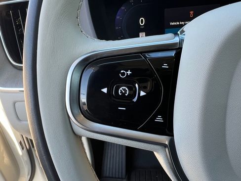 Certified 2023 Volvo XC60 B5 Ultimate image 27