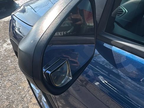 Used 2021 Chevrolet TrailBlazer LS image 30