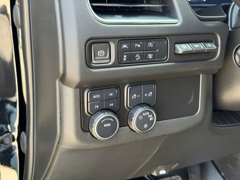 Used 2023 Chevrolet Tahoe High Country AWD/4WD image 12