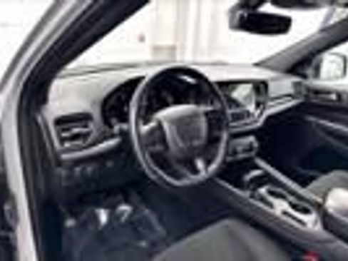 Used 2025 Dodge Durango GT AWD/4WD image 8