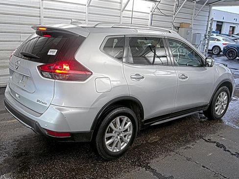 Used 2019 Nissan Rogue SV AWD/4WD image 3