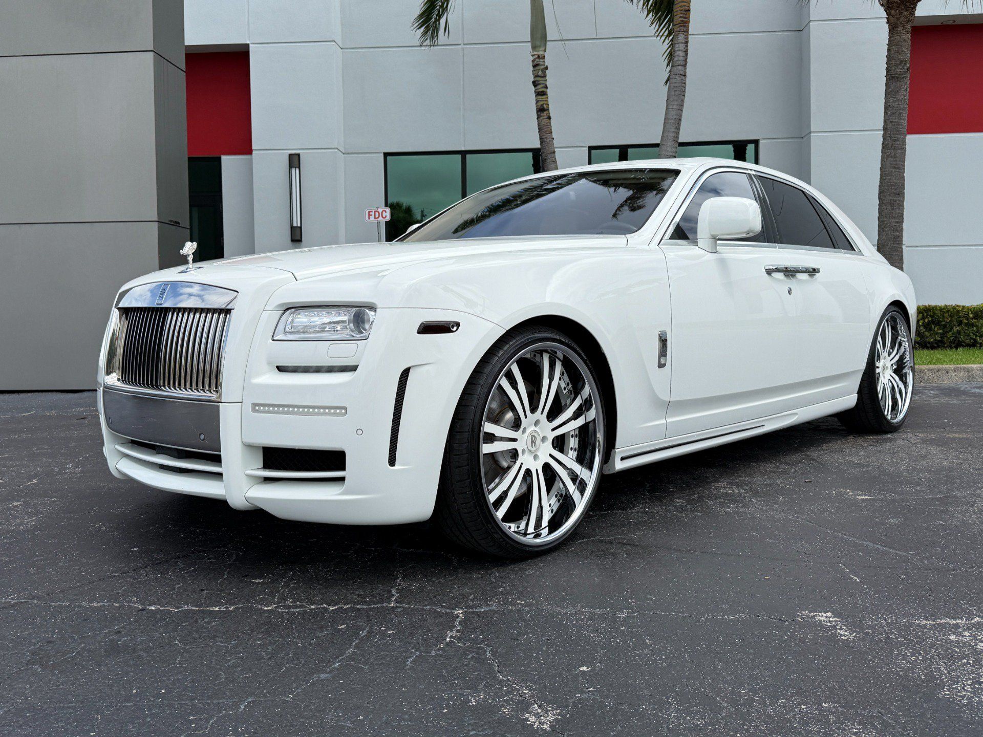 Used 2011 Rolls-Royce Ghost RWD image 10