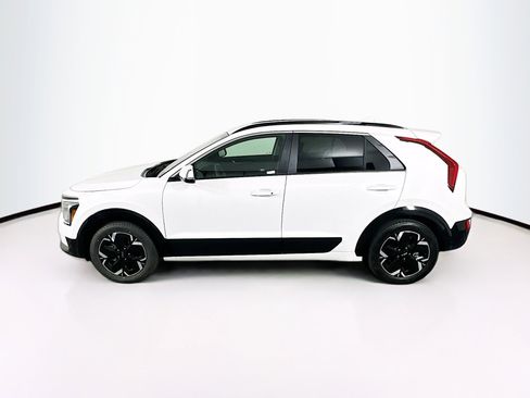 Used 2023 Kia Niro Wind w/ Wind Preserve Package FWD image 4