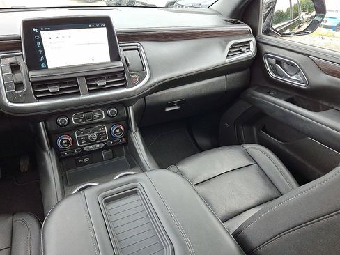 Used 2023 Chevrolet Tahoe Z71 w/ Luxury Package AWD/4WD image 11