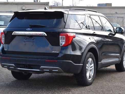 Certified 2023 Ford Explorer XLT w/ Equipment Group 202A image 5
