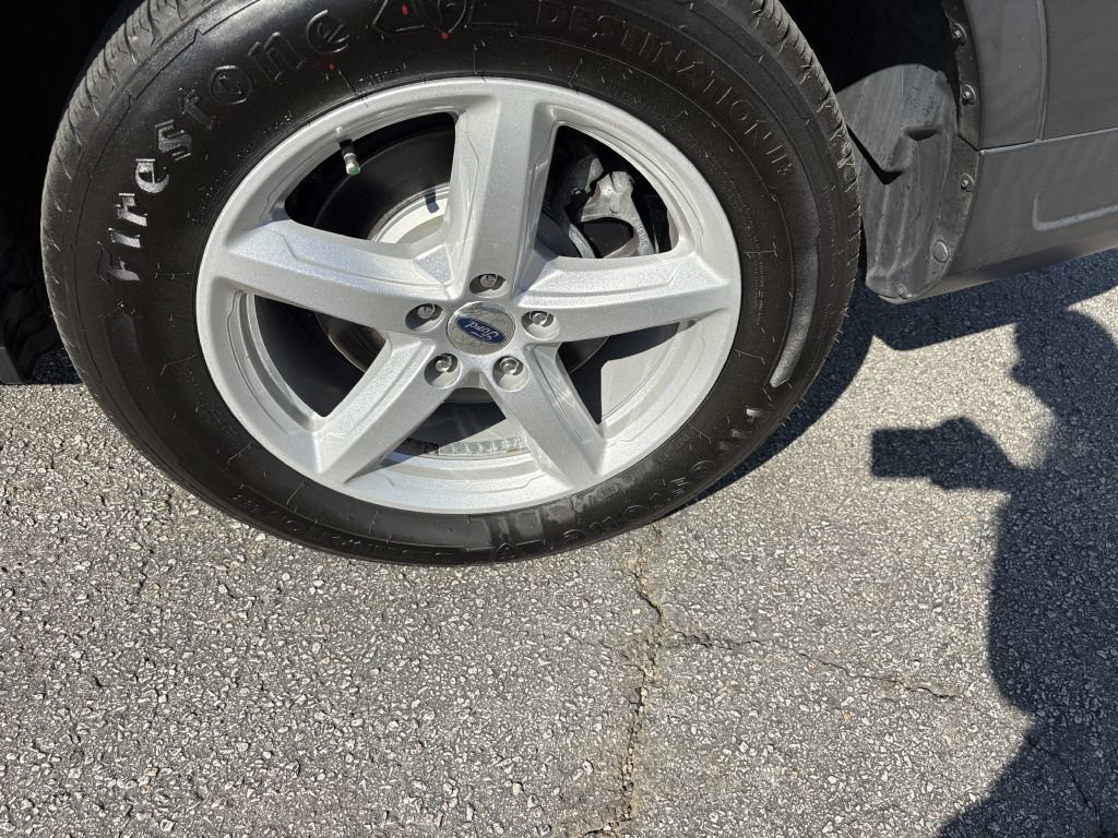 Used 2019 Ford Explorer XLT w/ Equipment Group 202A FWD image 16