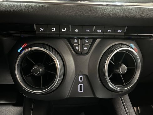 Used 2023 Chevrolet Blazer LT image 31